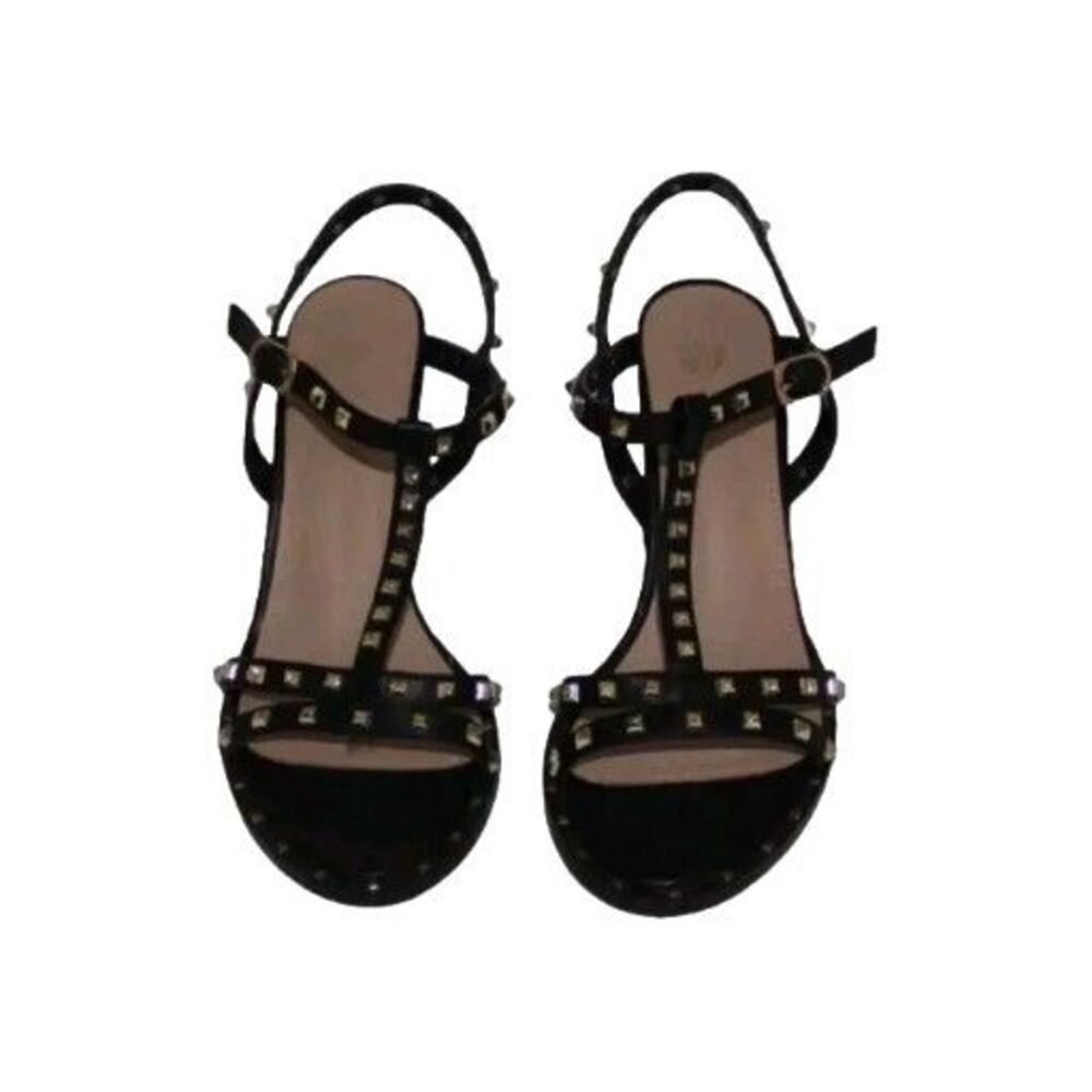 GC T Strap Black Studded Sandals Women's Size 7.5
